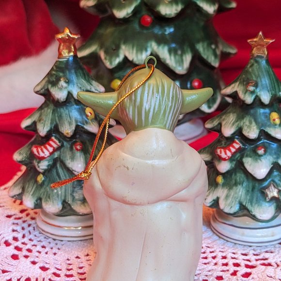 2005 Lucas Film Ltd Yoda Christmas Ornament Ceramic Star Wars Figurine - Picture 2 of 3